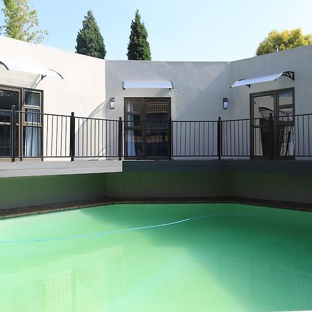 Zen Bnb Sandton Bagian luar foto