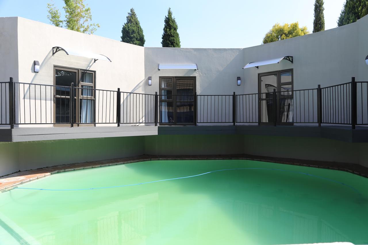 Zen Bnb Sandton Bagian luar foto